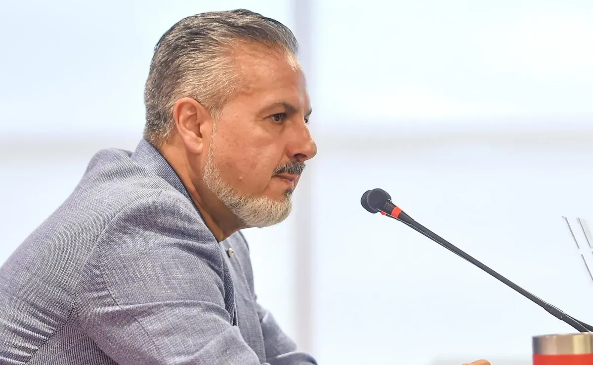 Michael Deixa o Flamengo em Acordo Amigável com o Clube